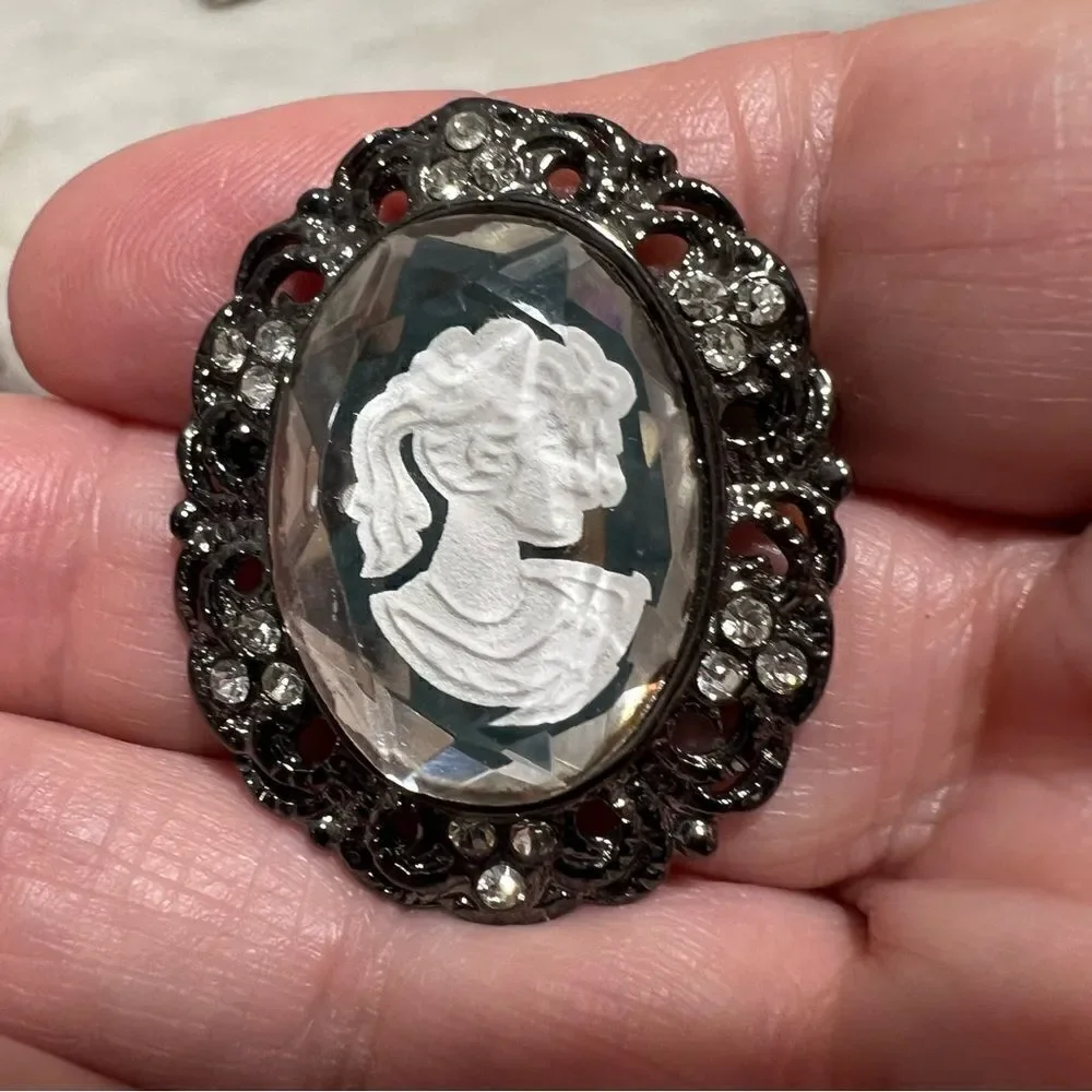 Vintage Black Metal Holographic Cameo Diamondesque Brooch‎